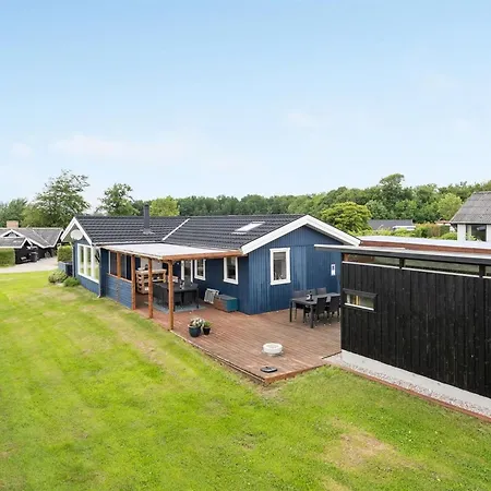 Roar - 500m From The Sea By Interhome *