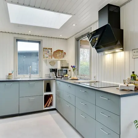 Roar - 500m From The Sea By Interhome